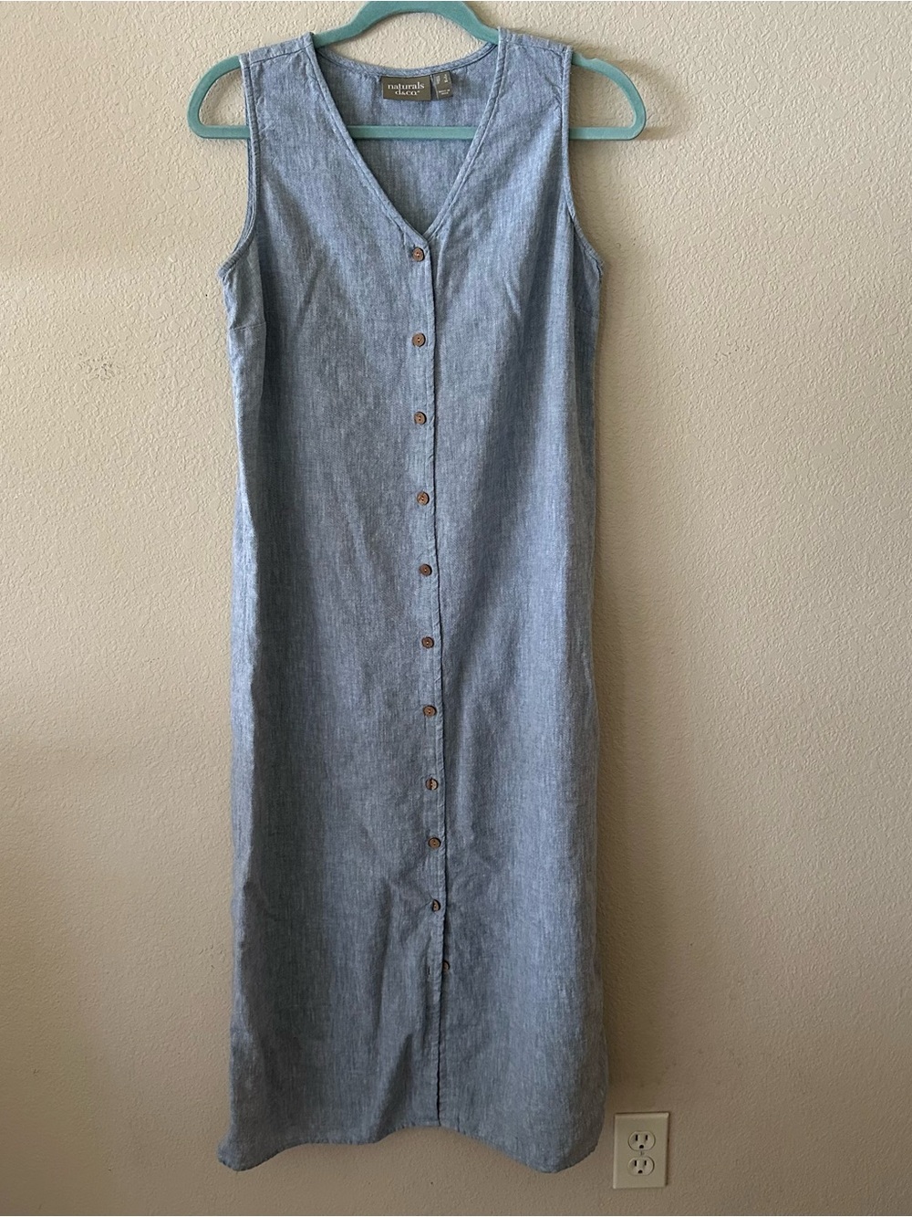 Naturals d&Co. Linen Blend Sleeveless Button-Front Chambray Dress in Light Blue